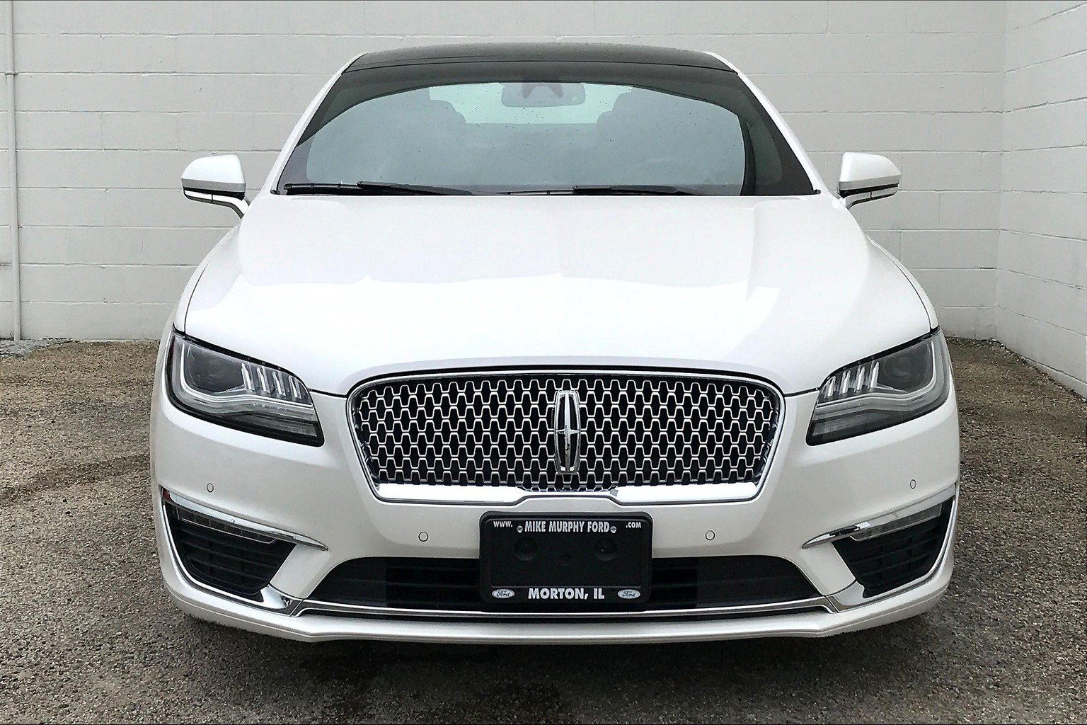 Used 2017 Lincoln MKZ Reserve w/ Technology Package FWD image 3