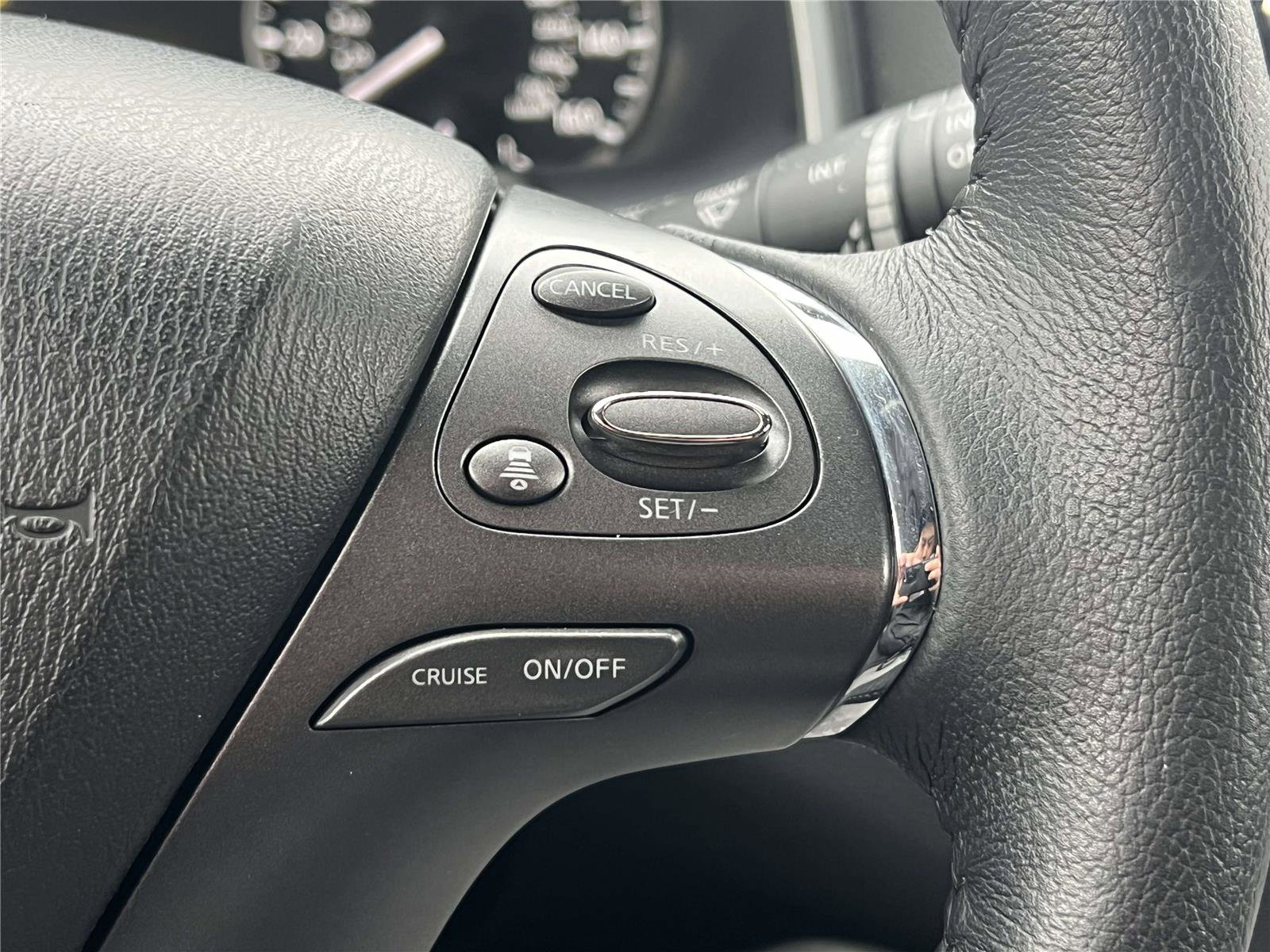 Certified 2024 Nissan Murano SV image 29