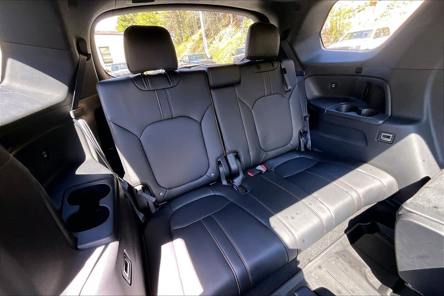 Used 2025 Honda Pilot TrailSport image 29