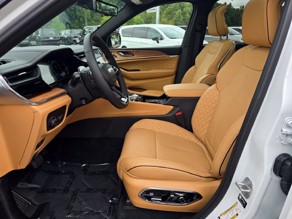 New 2027 Jeep Grand Cherokee Summit AWD/4WD image 4