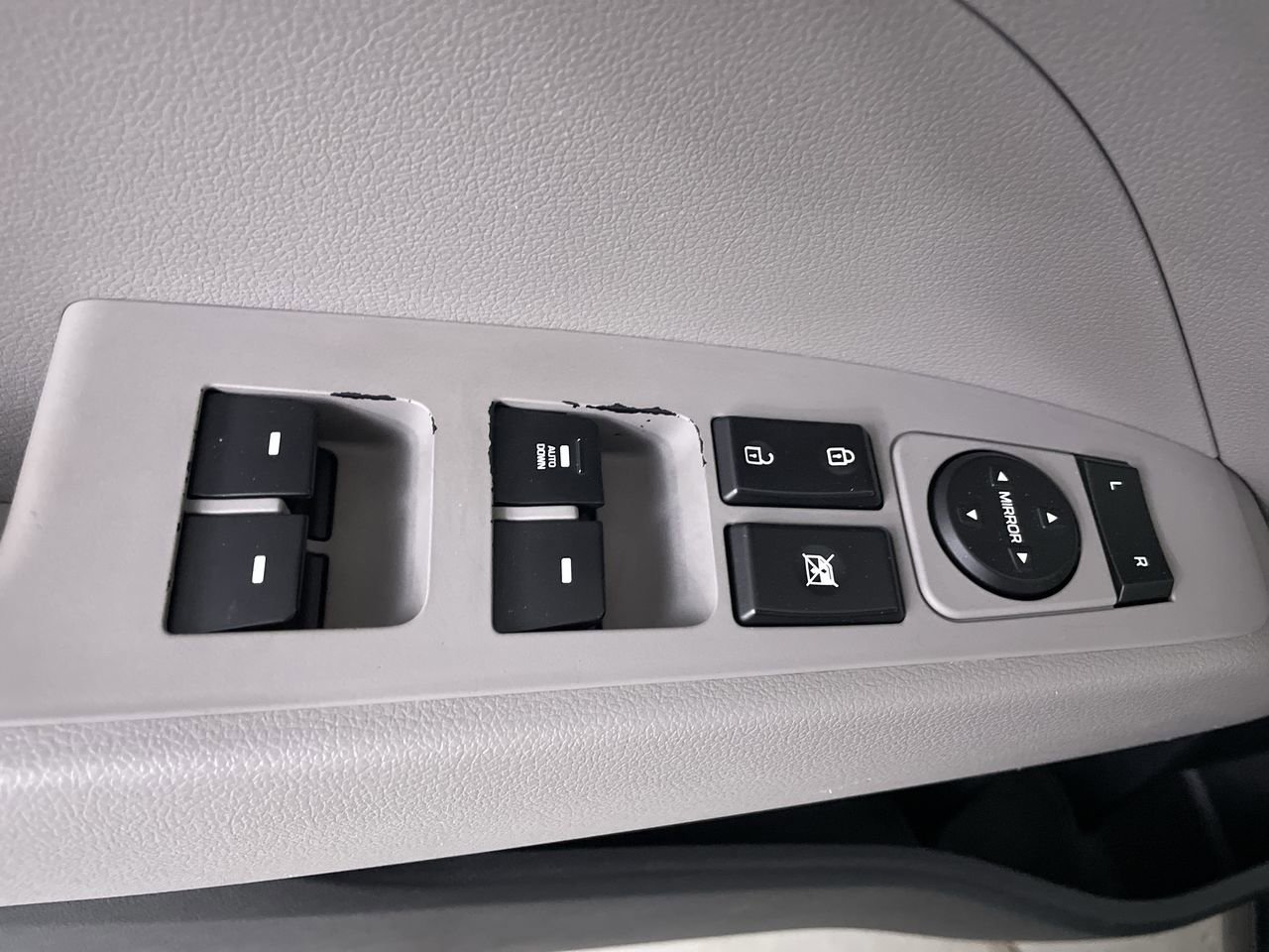 Used 2018 Hyundai Elantra SE FWD image 11