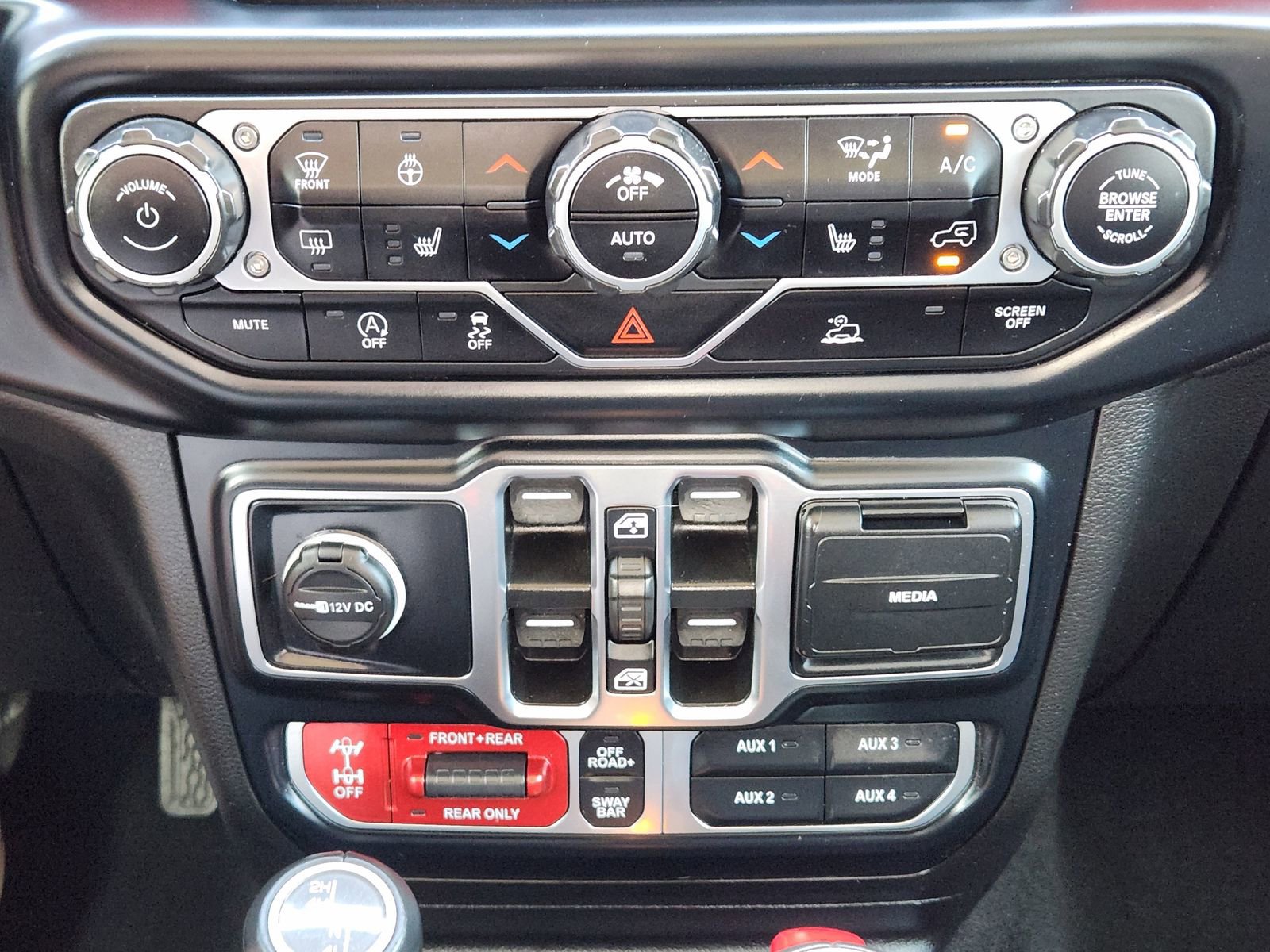 Used 2023 Jeep Gladiator Rubicon w/ Cold Weather Group image 27