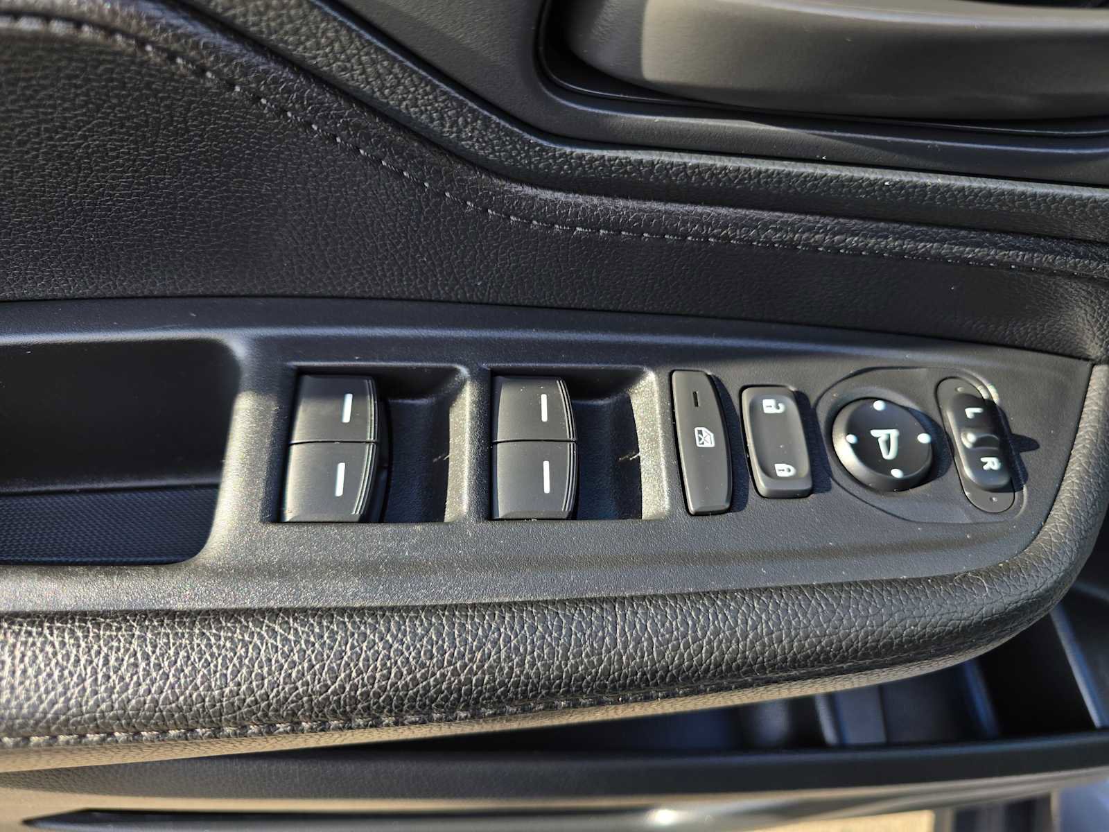 Used 2023 Honda Odyssey EX-L image 24