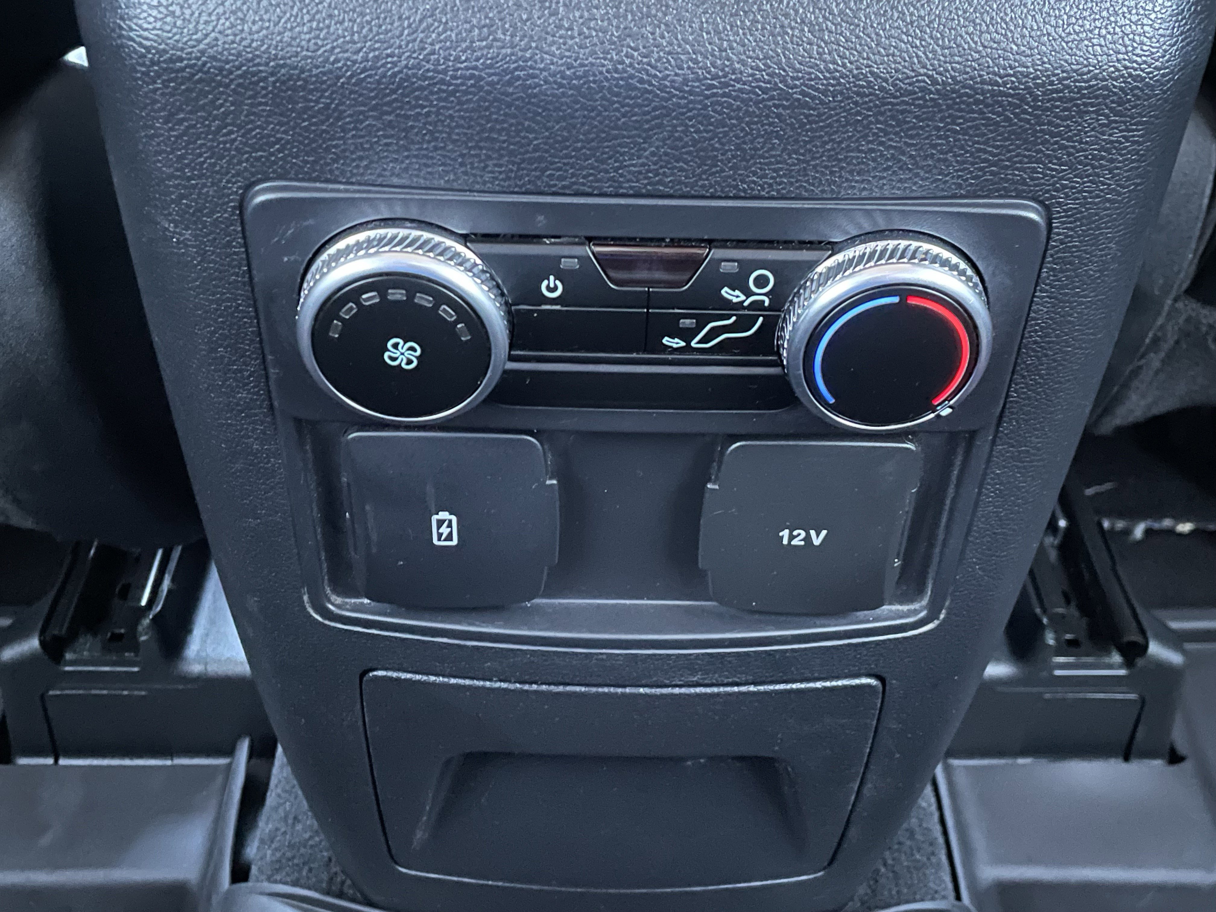 Used 2023 Ford Explorer XLT w/ Equipment Group 202A image 40