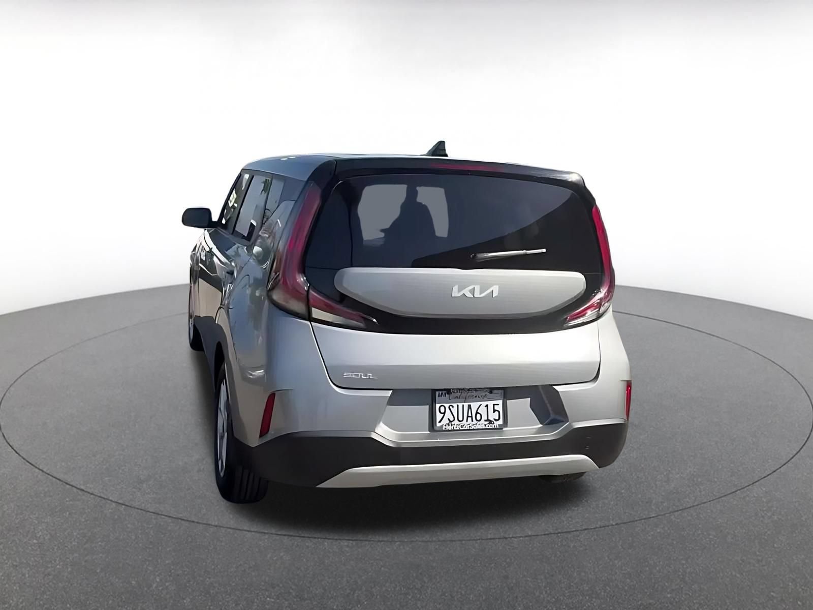Used 2025 Kia Soul LX w/ LX Technology Package FWD image 10