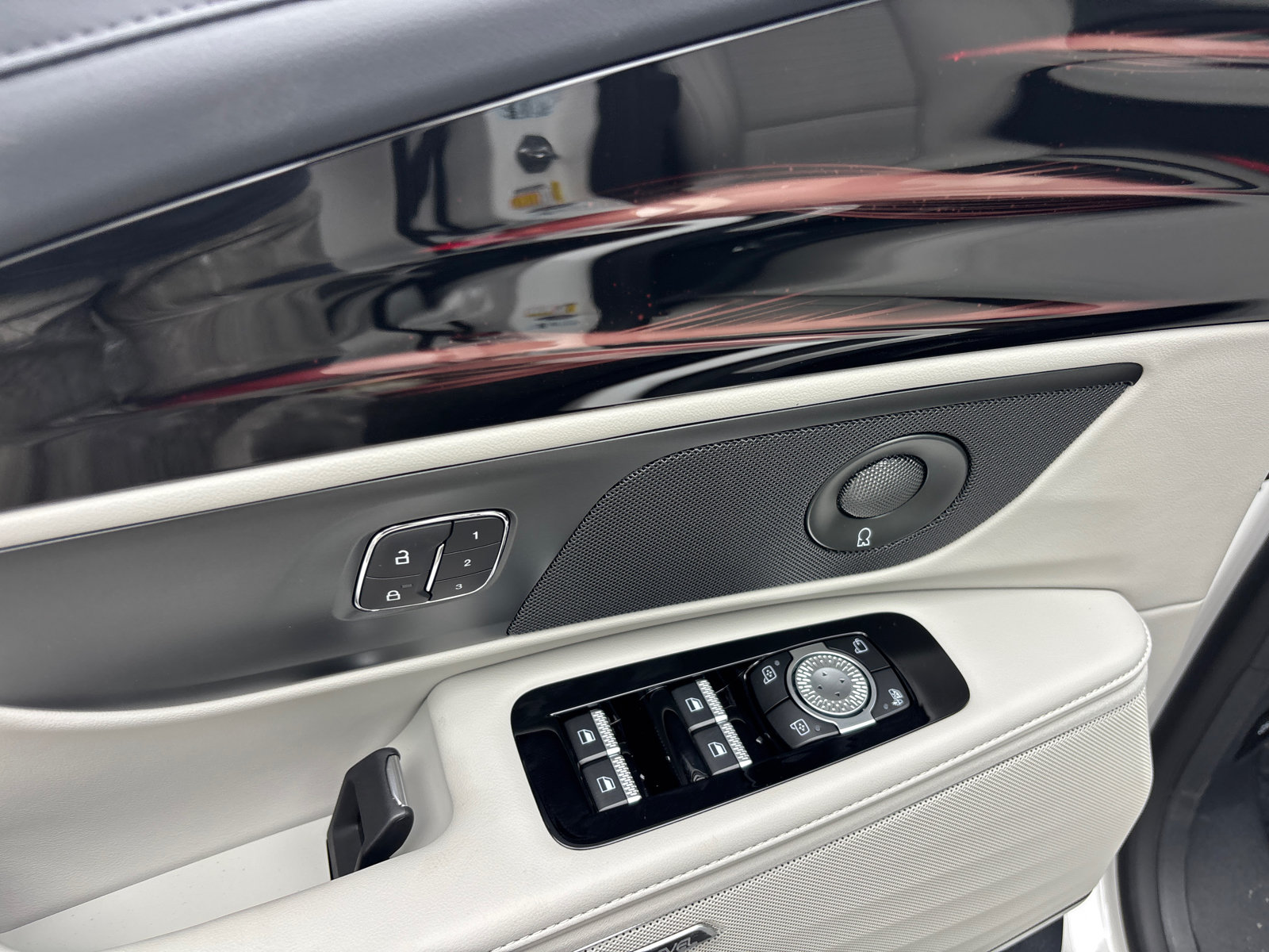 New 2026 Lincoln Nautilus Reserve AWD/4WD image 12