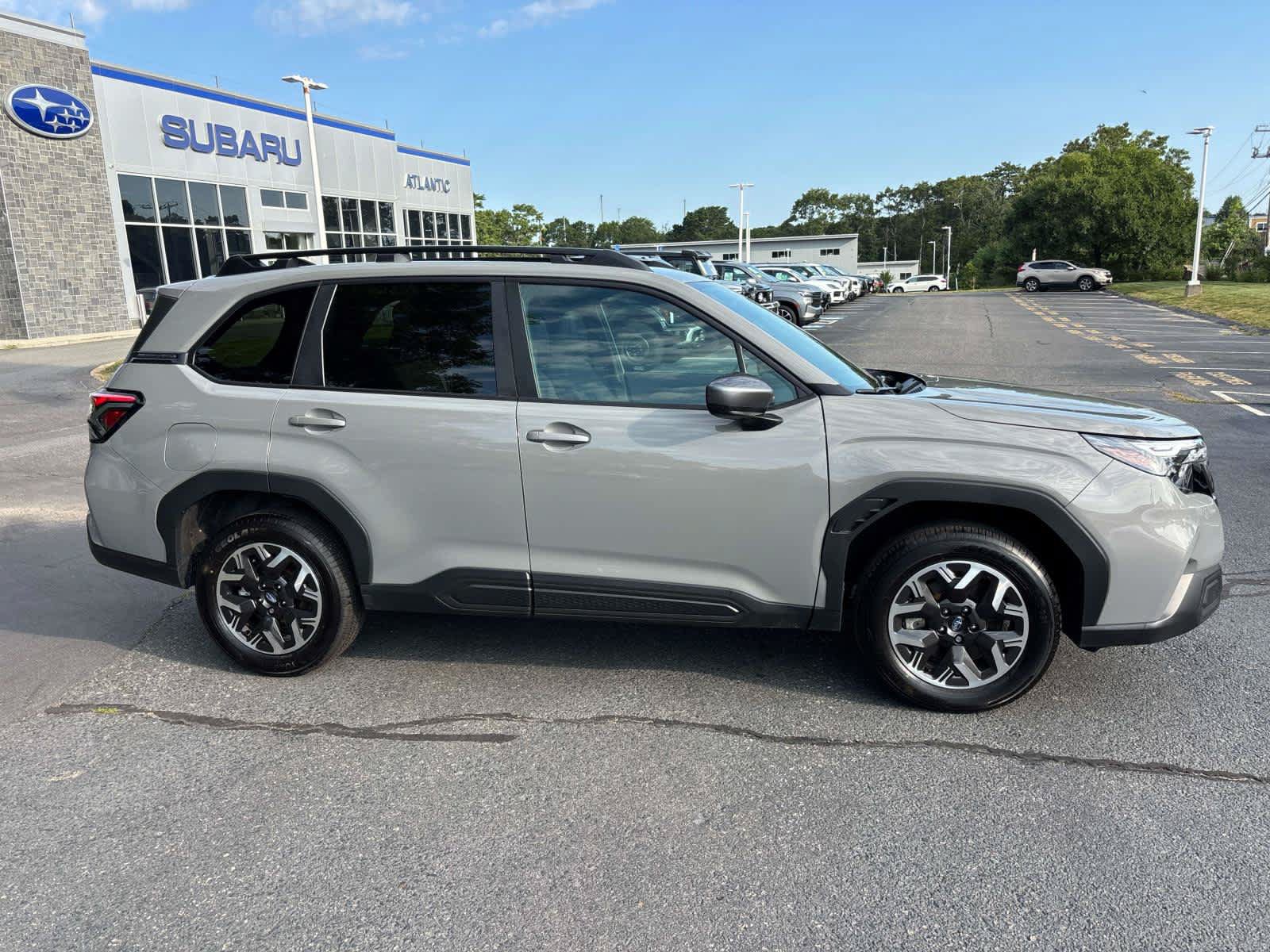 Used 2026 Subaru Forester Premium AWD/4WD image 2