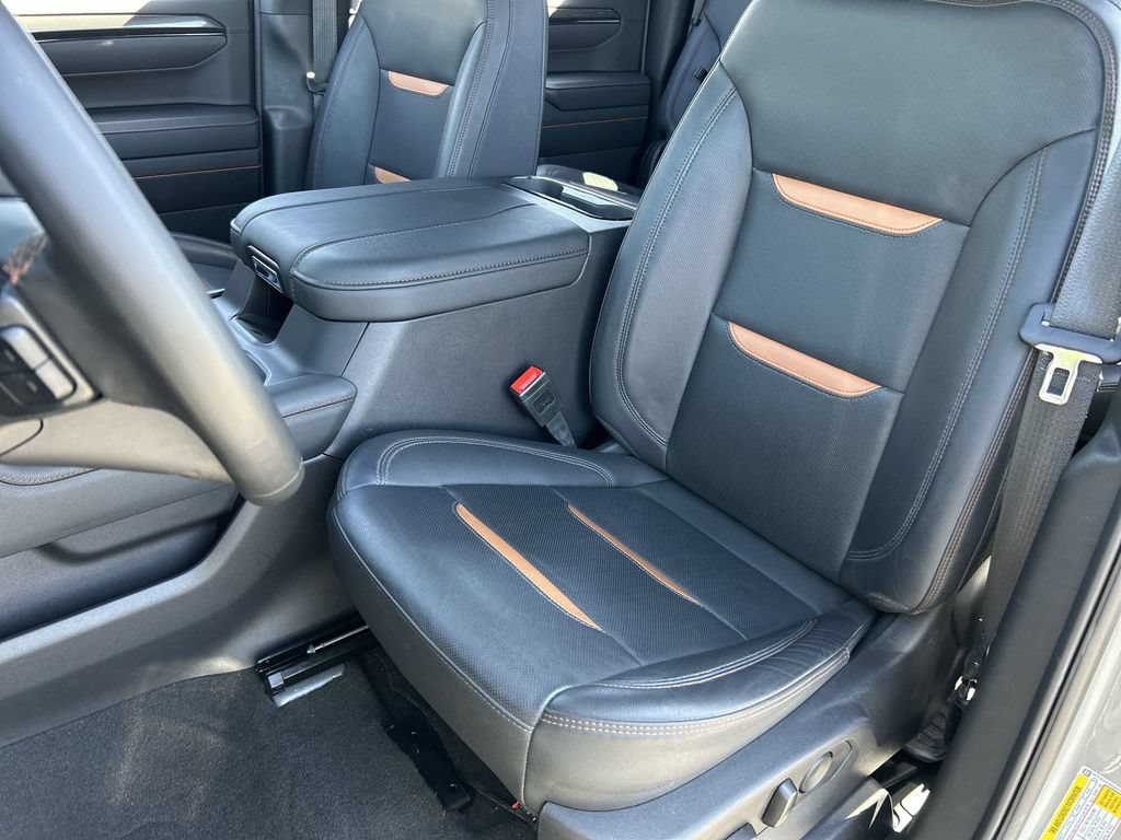 Used 2025 GMC Sierra 1500 AT4 w/ Technology Package AWD/4WD image 19