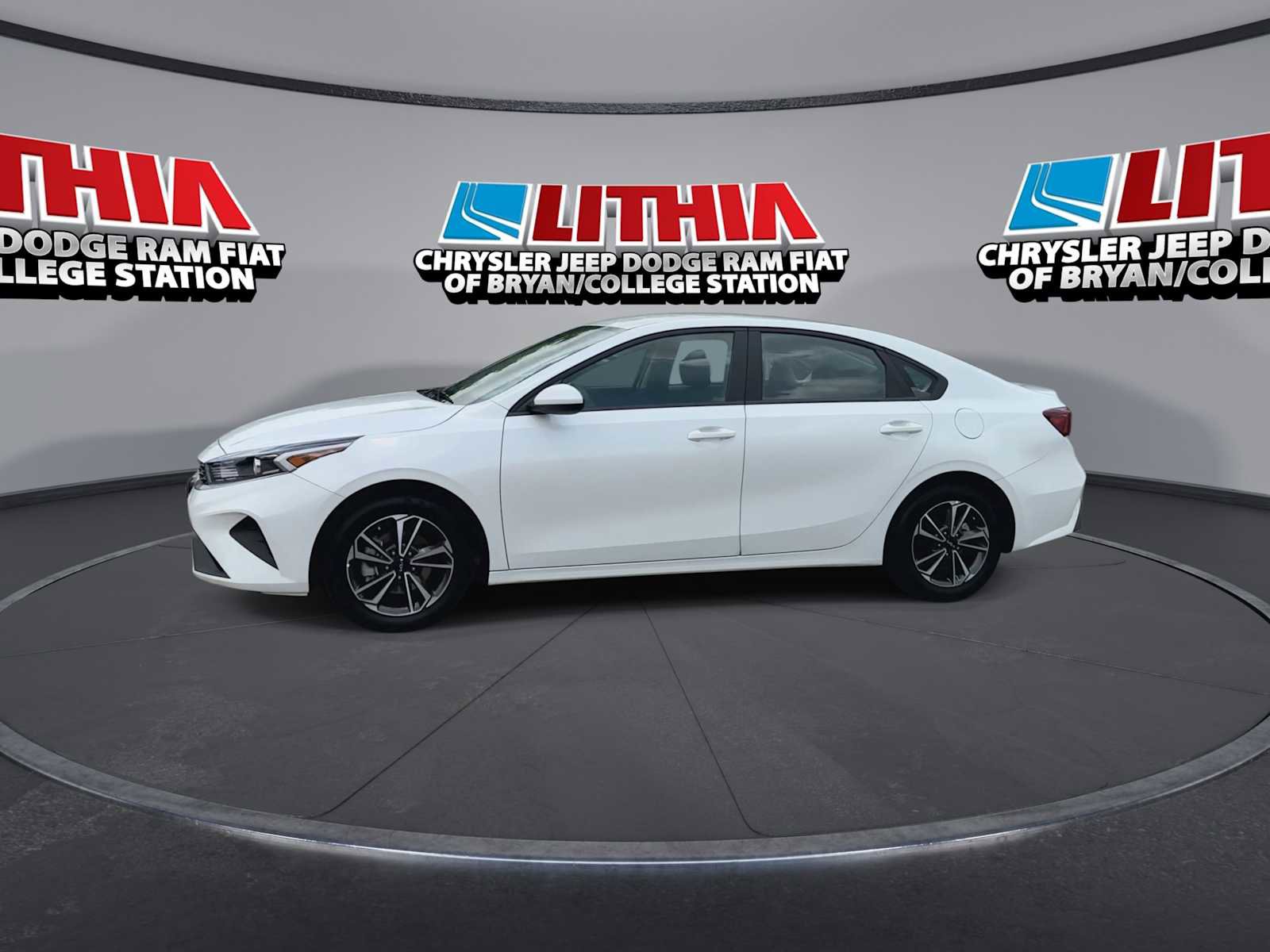 Used 2024 Kia Forte LXS FWD image 4