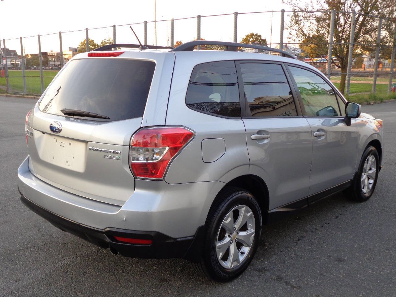 Used 2015 Subaru Forester 2.5i Premium w/ All-Weather Package image 3