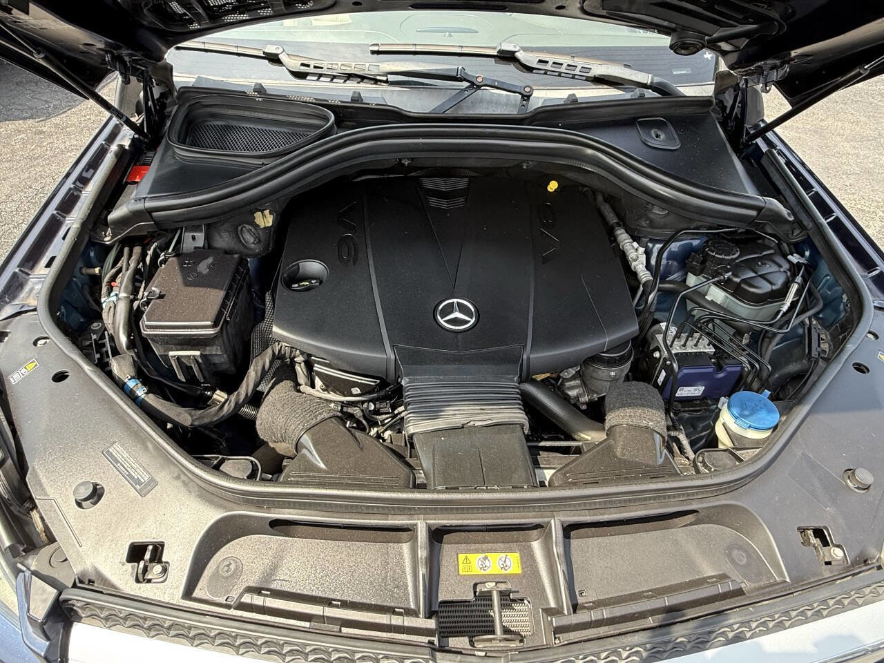 Used 2014 Mercedes-Benz GL 350 BlueTEC 4MATIC image 32