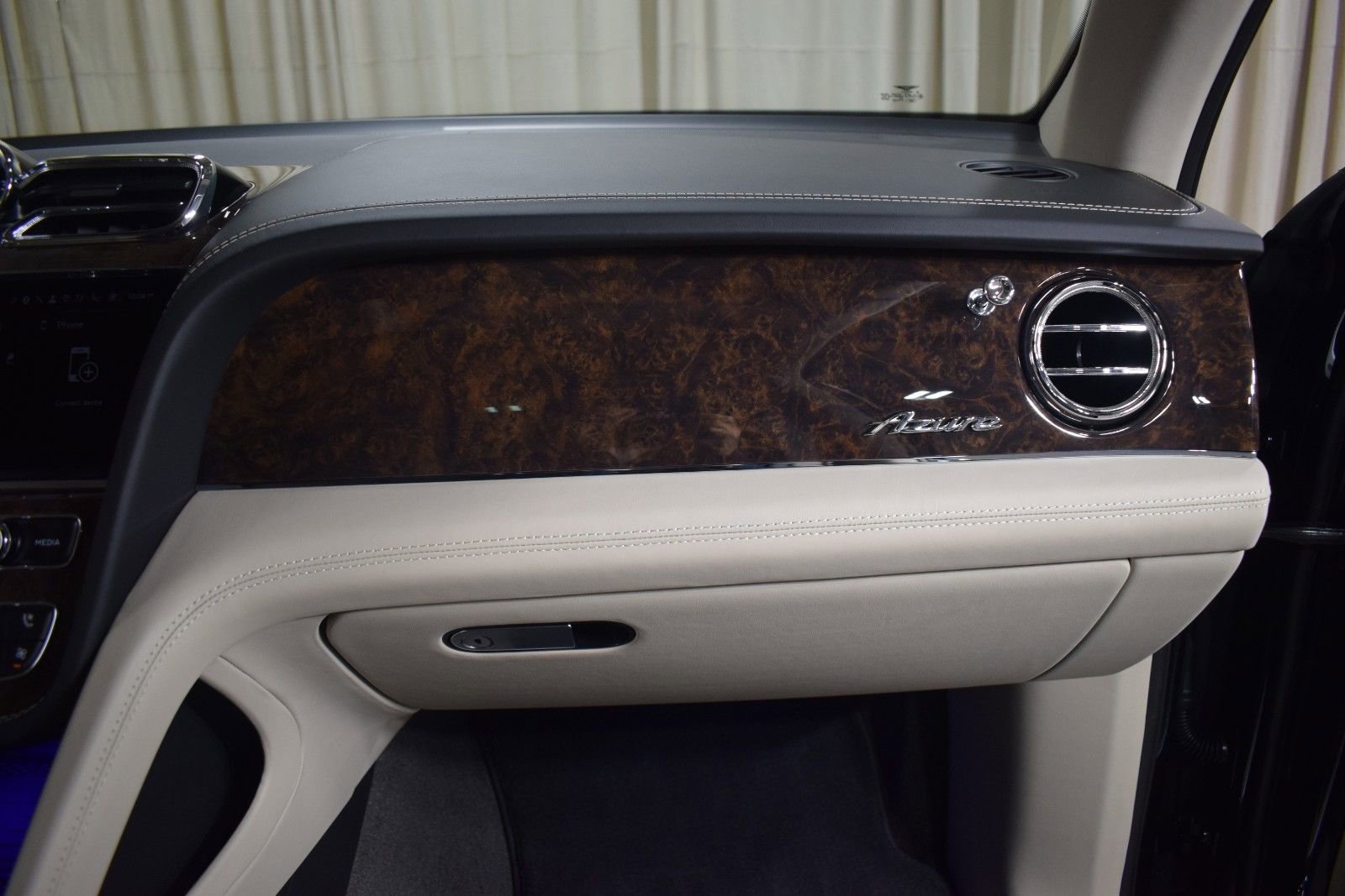 New 2025 Bentley Bentayga AWD/4WD image 27