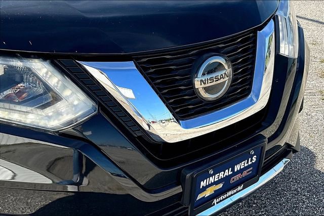 Used 2020 Nissan Rogue SV image 34