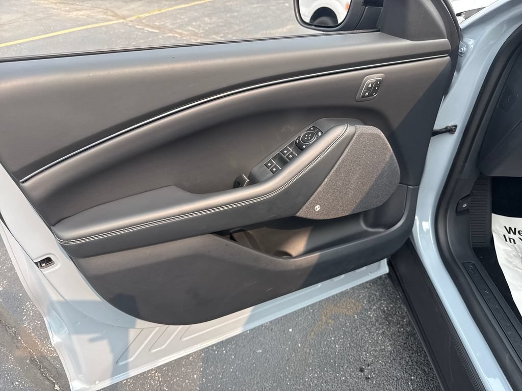 Used 2025 Ford Mustang Mach-E Premium AWD/4WD image 26