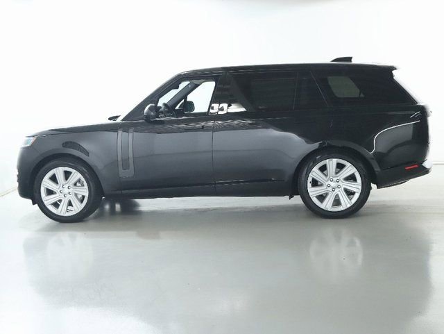 Used 2023 Land Rover Range Rover Long Wheelbase SE AWD/4WD image 4