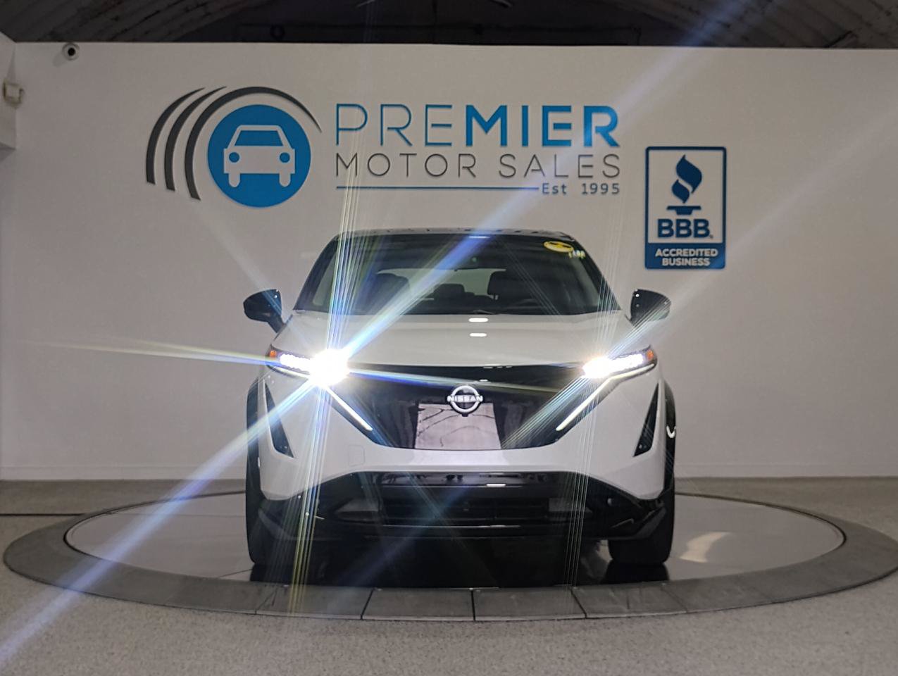 Used 2024 Nissan Ariya AWD image 3