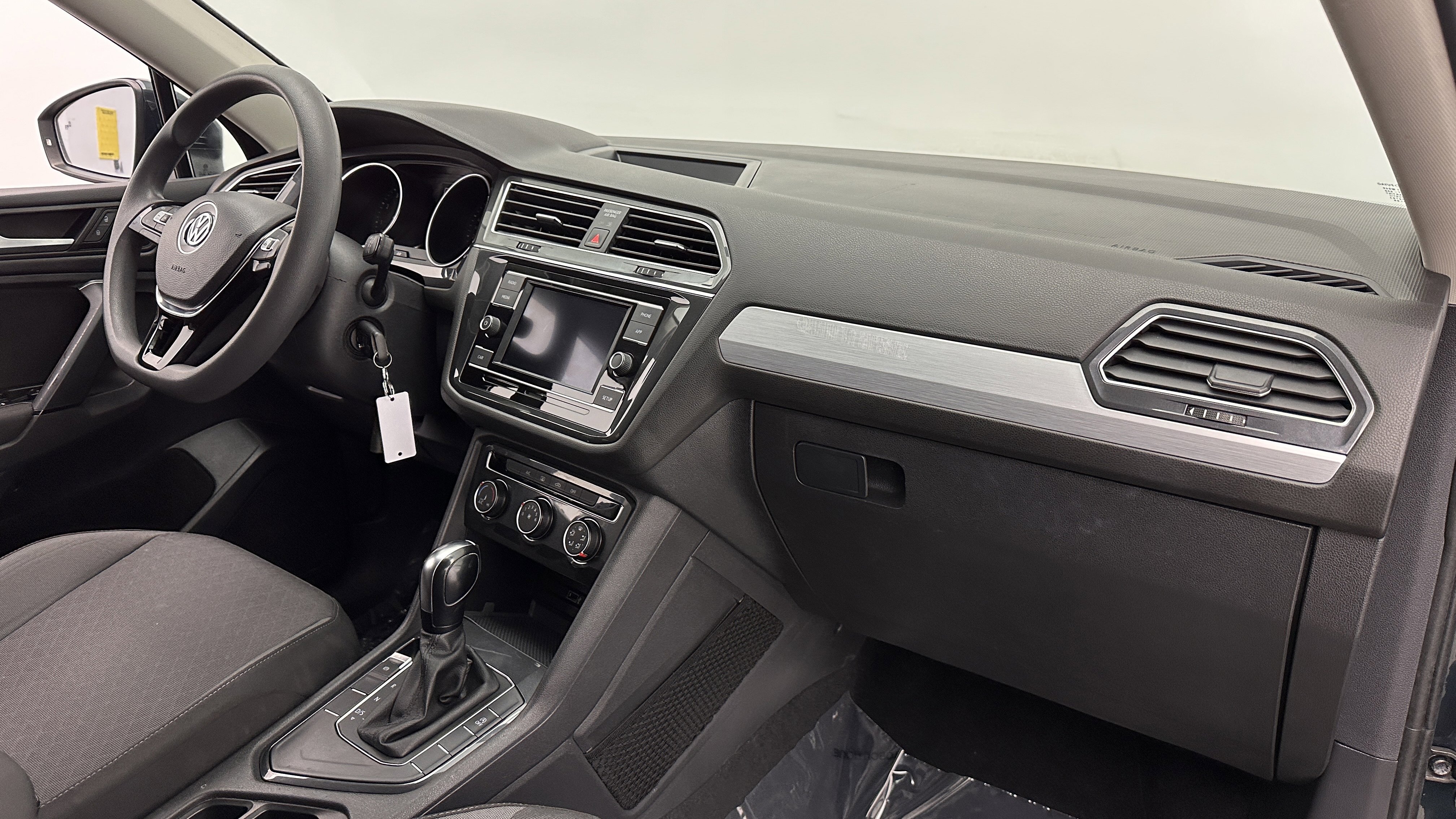 Used 2019 Volkswagen Tiguan S FWD image 32
