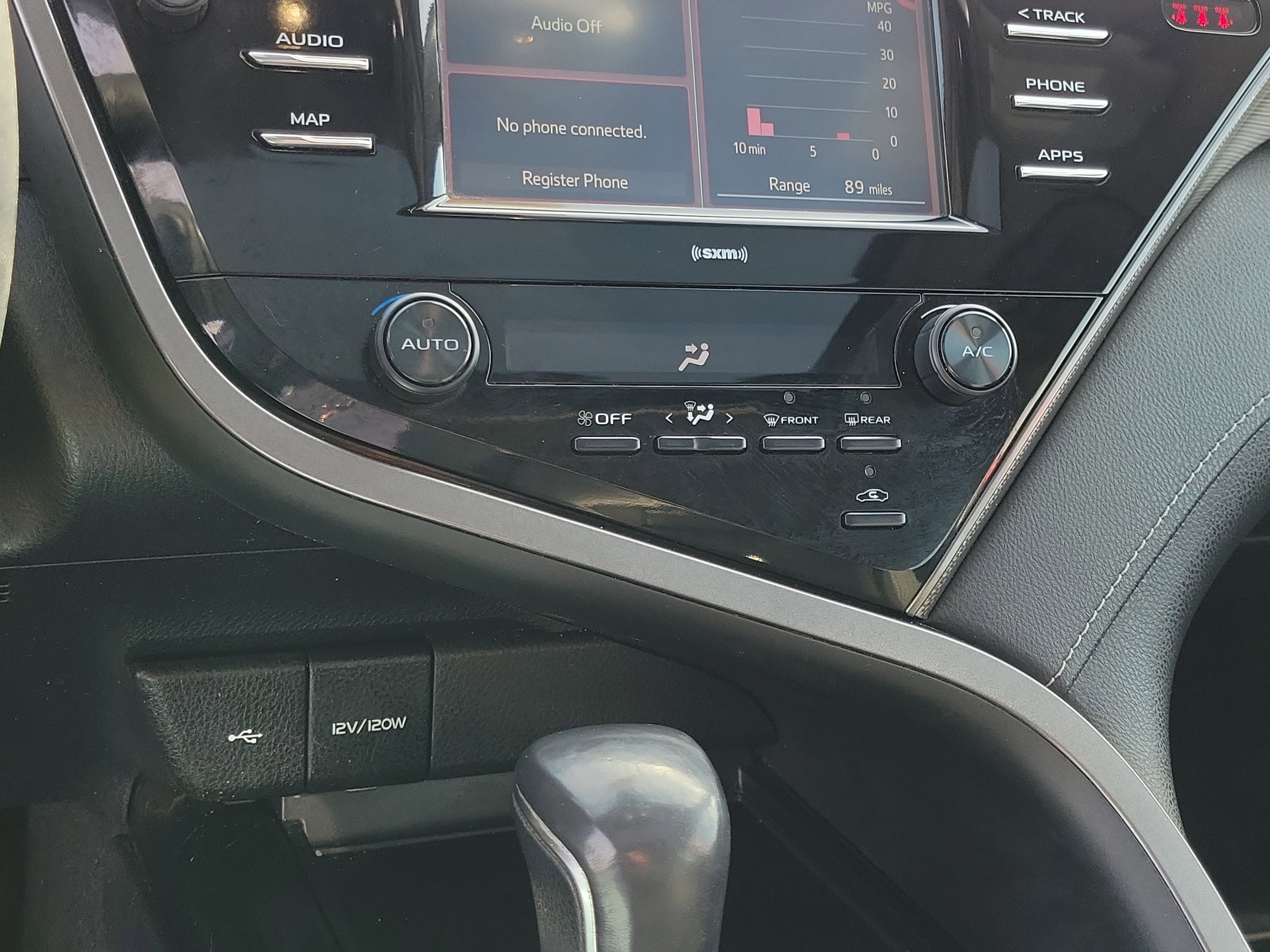 Used 2020 Toyota Camry SE FWD image 27
