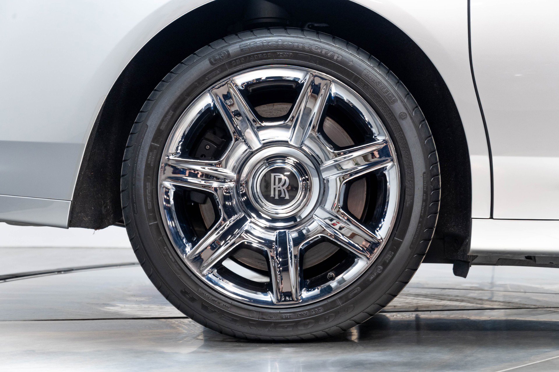 Used 2012 Rolls-Royce Ghost RWD image 22