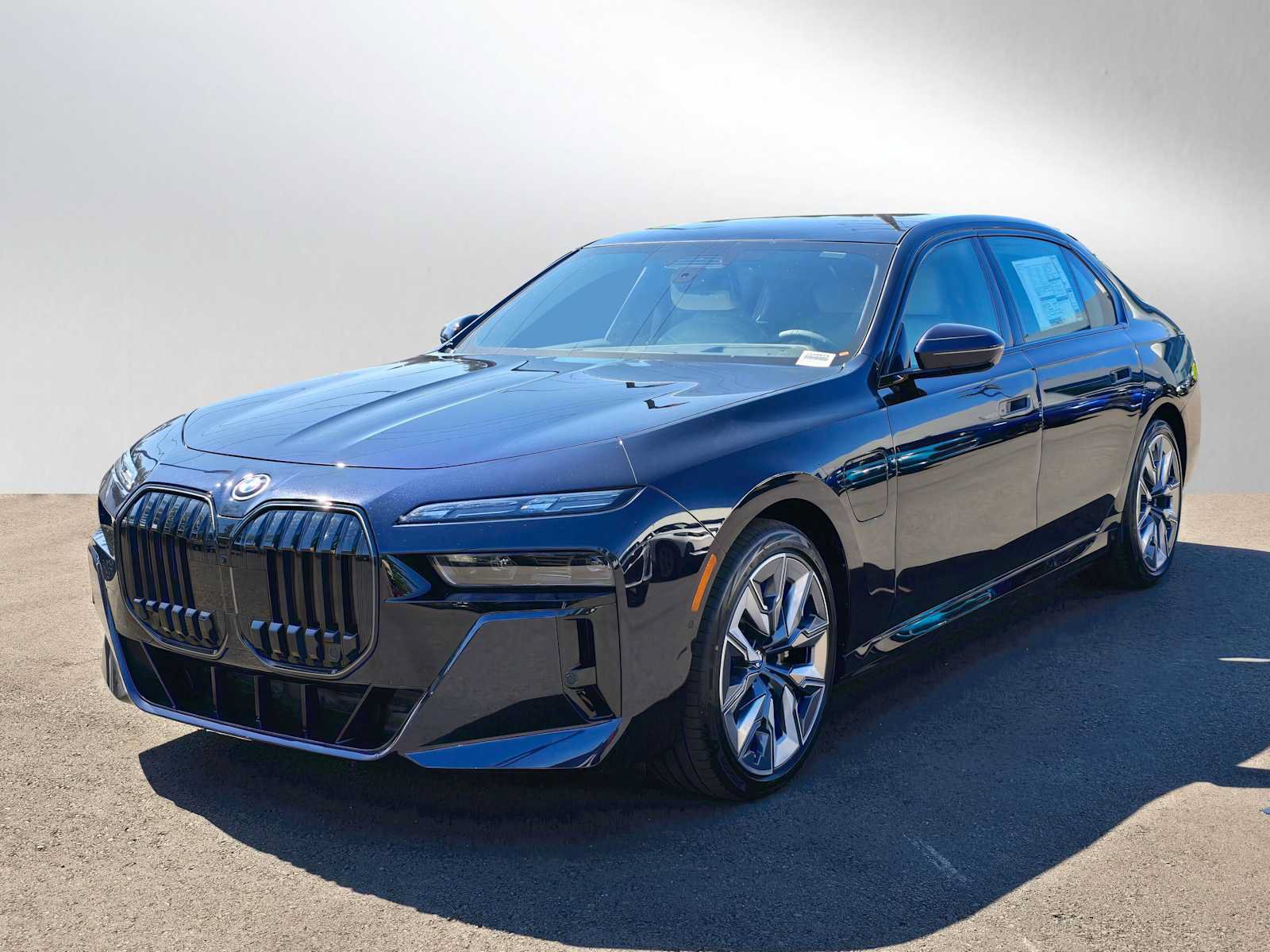Used 2025 BMW 750e xDrive w/ Executive Package AWD/4WD image 8