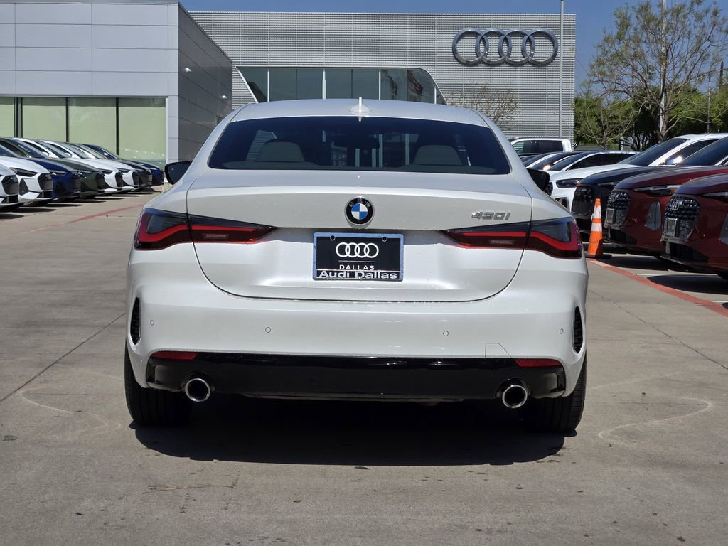 Used 2021 BMW 430i Coupe w/ Convenience Package image 9