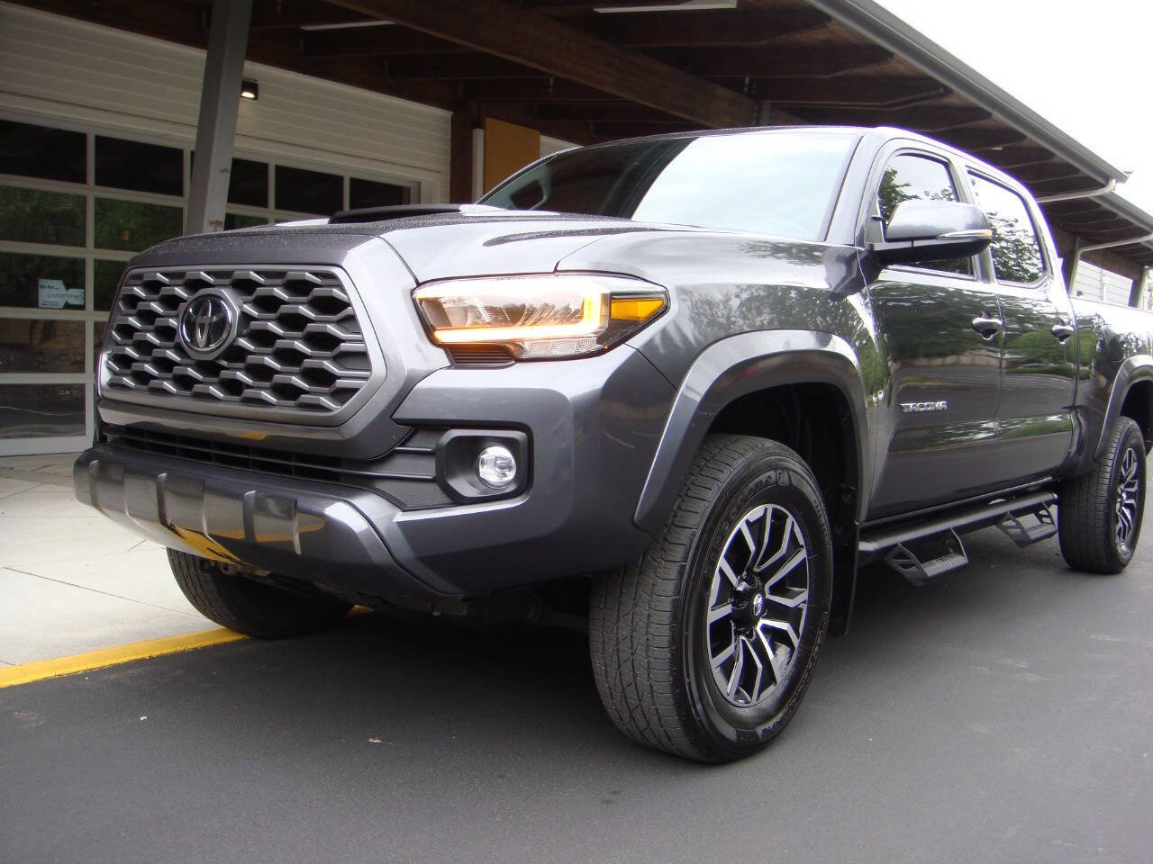 Used 2023 Toyota Tacoma TRD Sport AWD/4WD image 5