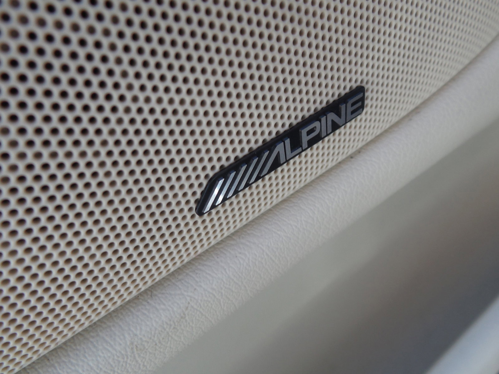 Used 2003 Jaguar S-TYPE R RWD image 25