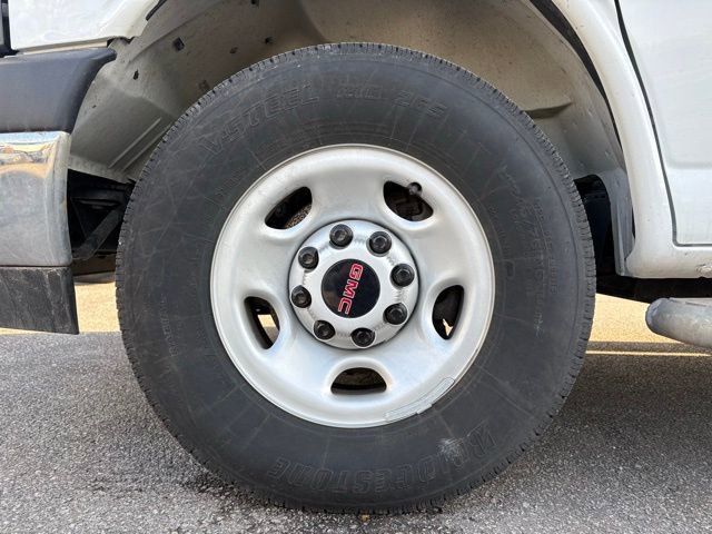 Used 2024 GMC Savana 2500 w/ Driver Convenience Package image 18