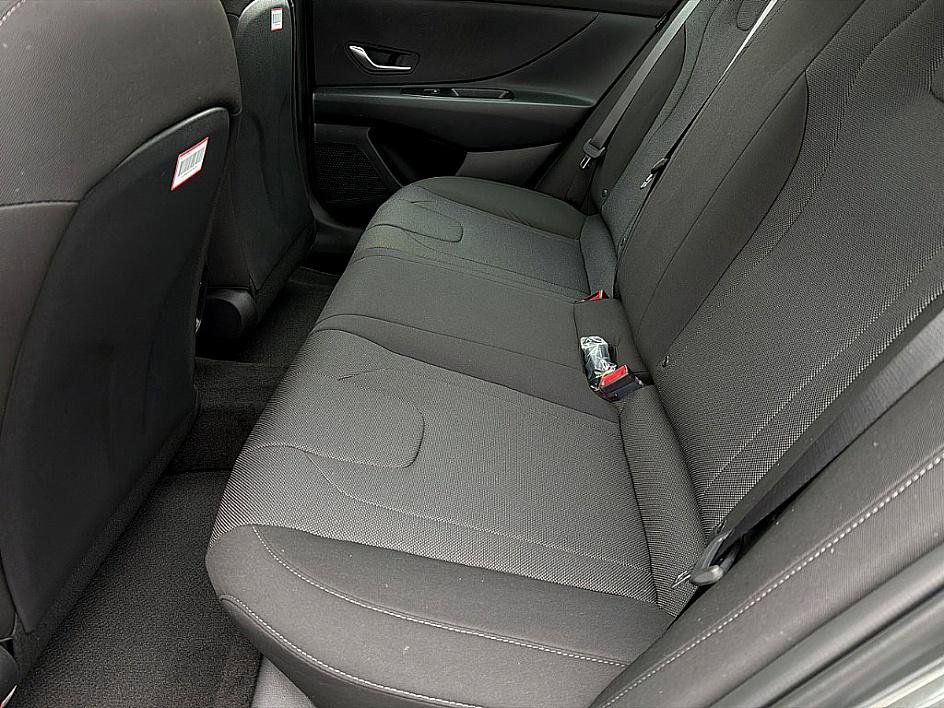 New 2026 Hyundai Elantra SE image 7