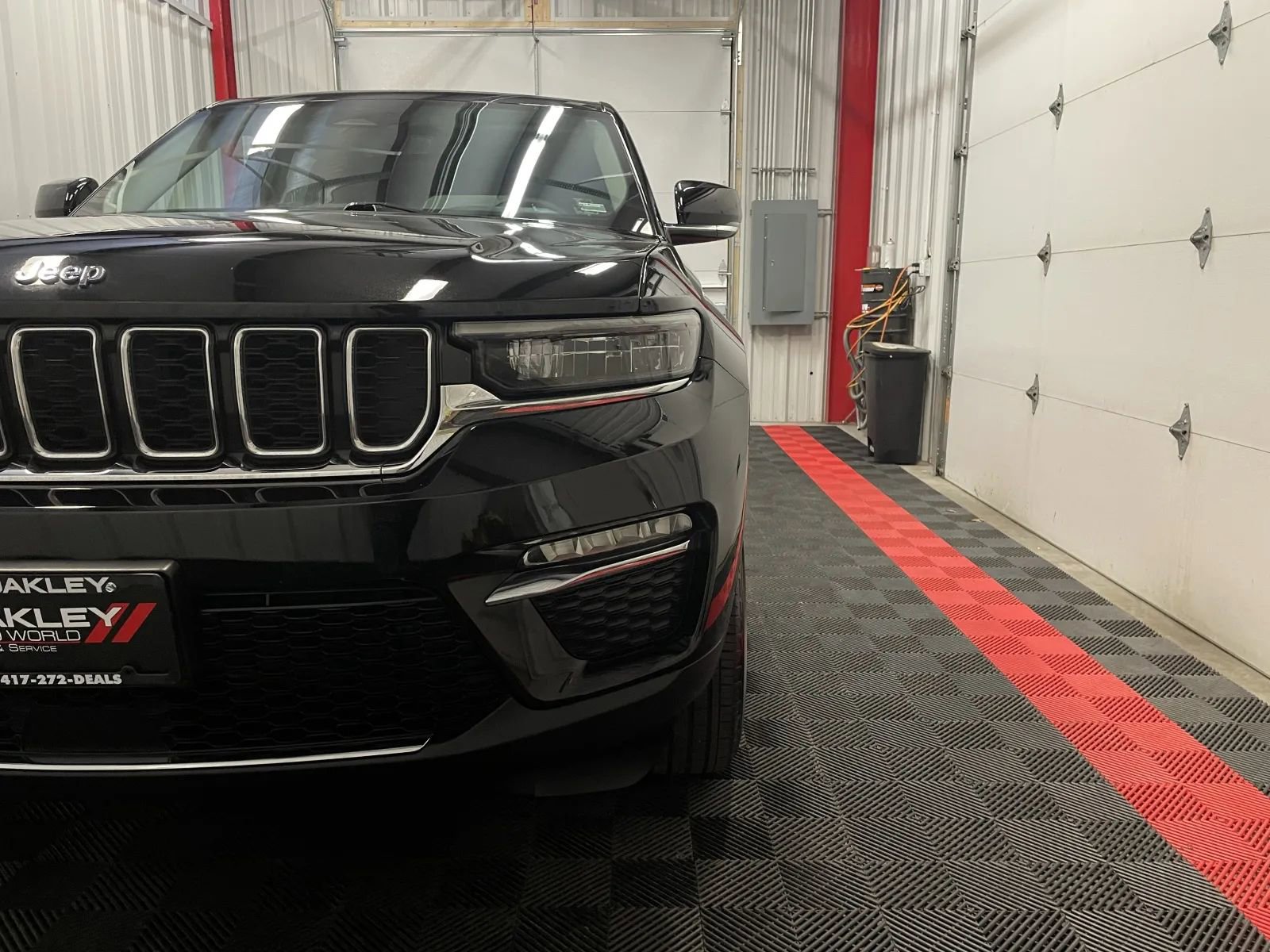 Used 2024 Jeep Grand Cherokee Limited 4xe image 8