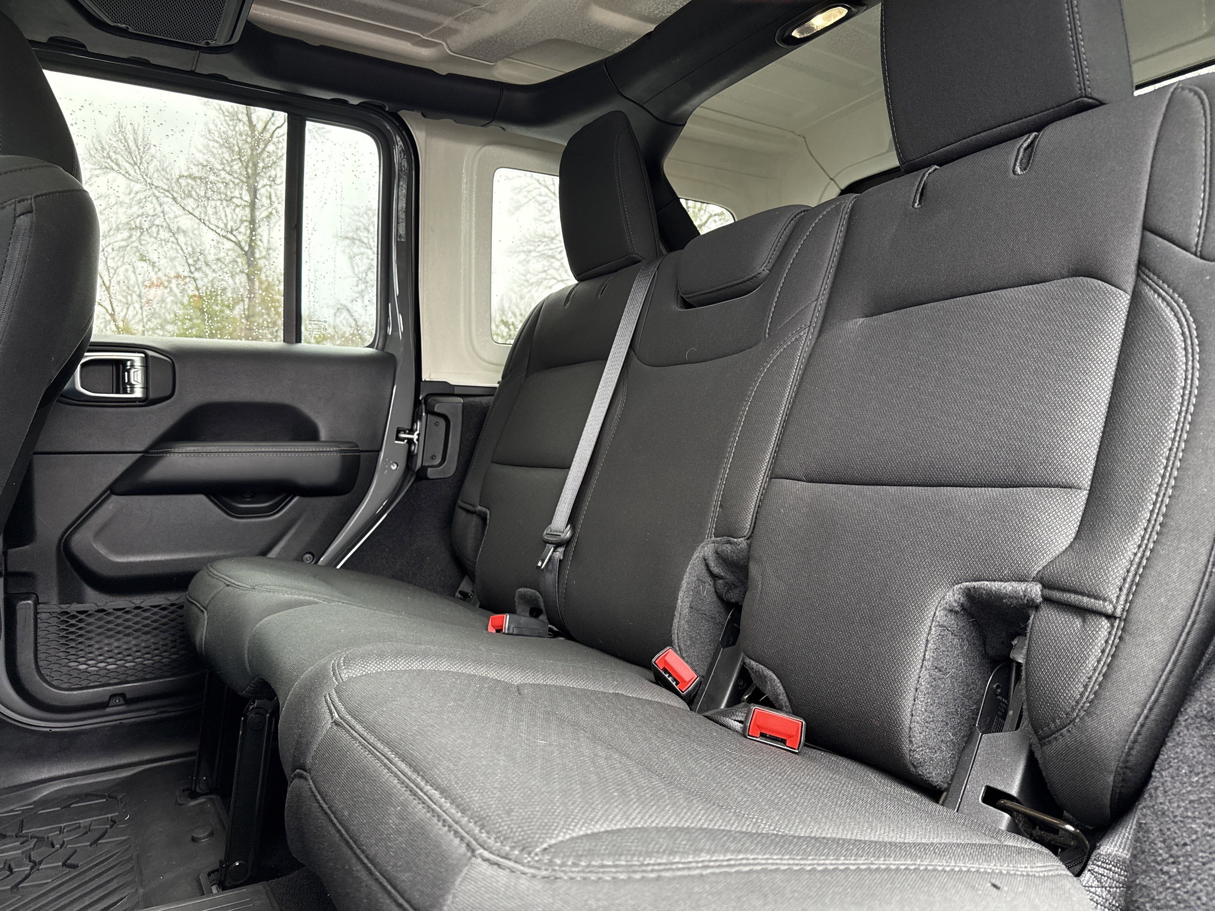 Used 2021 Jeep Wrangler Unlimited Sahara AWD/4WD image 29