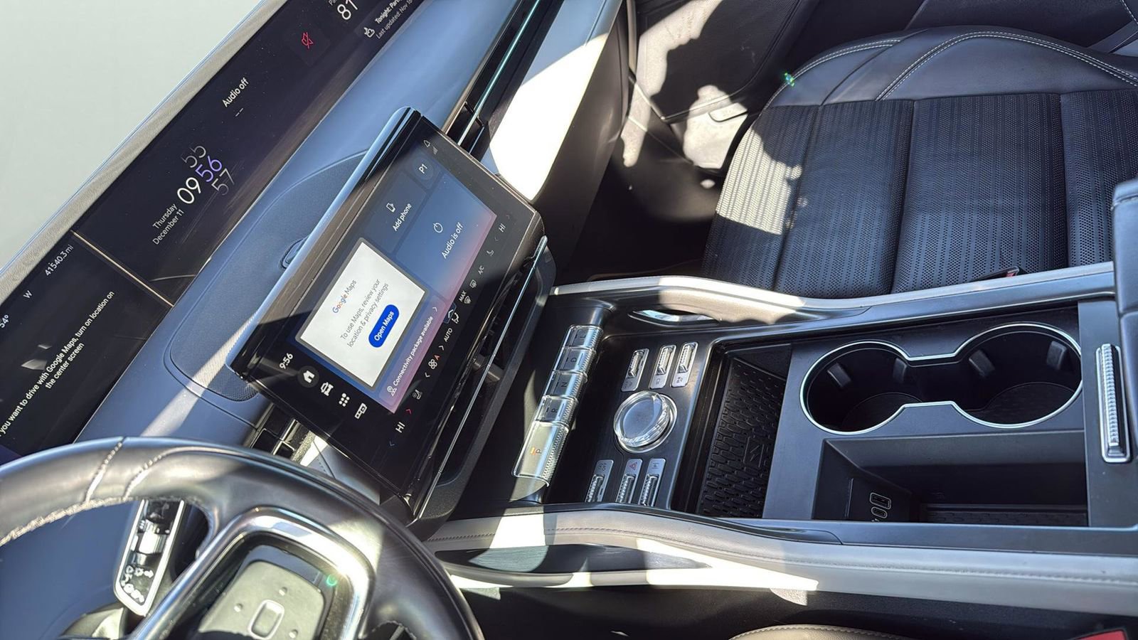 Used 2024 Lincoln Nautilus Reserve image 21