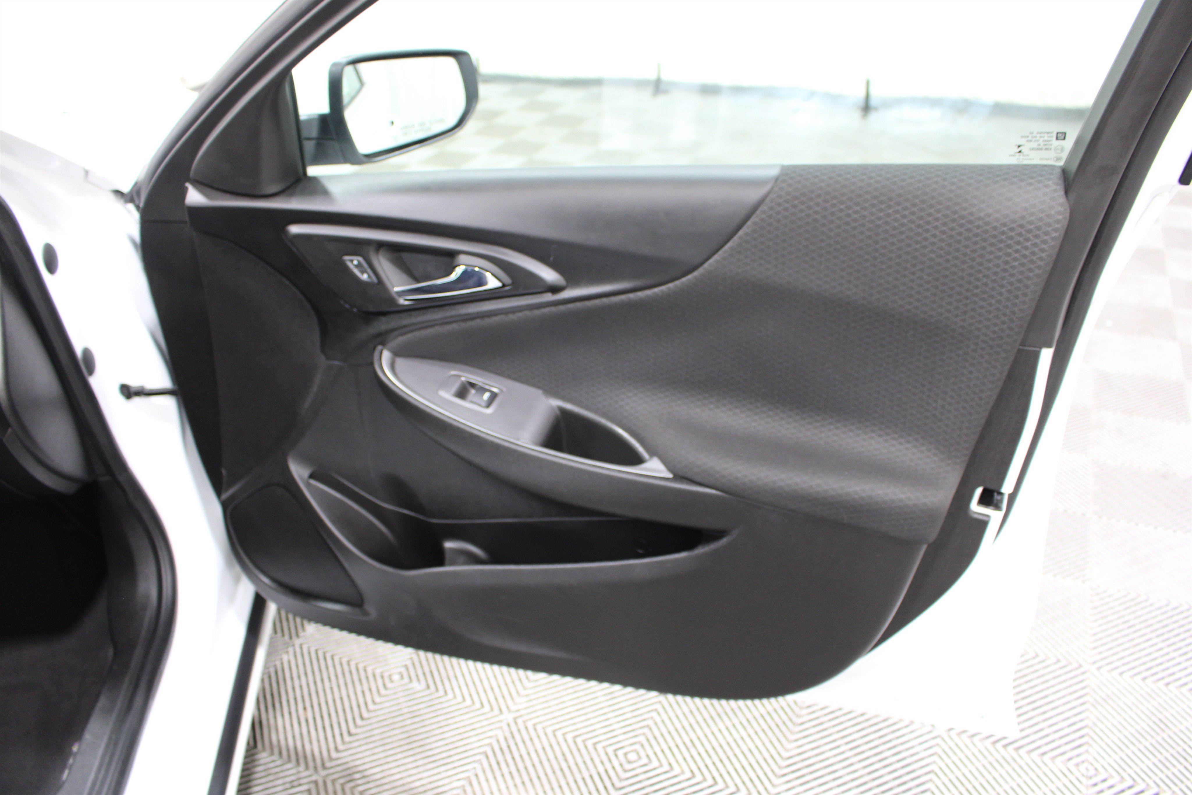 Used 2023 Chevrolet Malibu LT FWD image 26