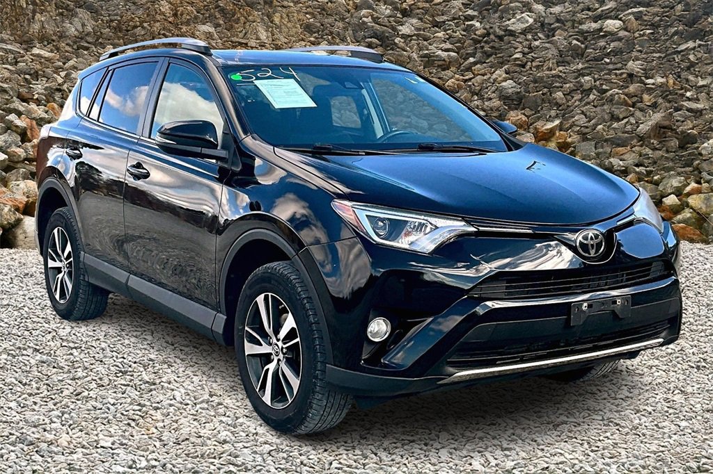 Used 2018 Toyota RAV4 XLE image 9