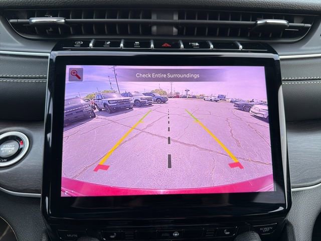 Used 2025 Jeep Grand Cherokee Limited AWD/4WD image 24