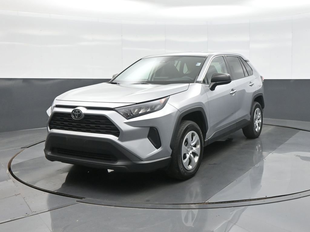 Certified 2022 Toyota RAV4 LE AWD/4WD image 3