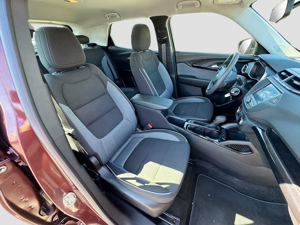Used 2023 Chevrolet TrailBlazer LS image 25