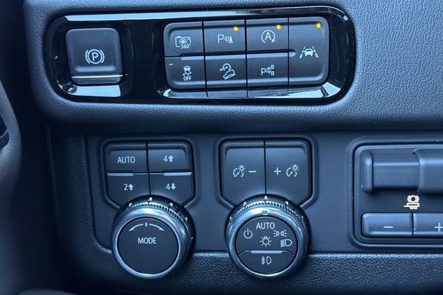 New 2026 GMC Yukon Elevation w/ Elevation Premium Package image 34