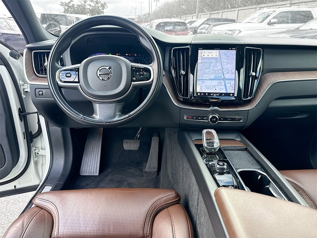 Used 2022 Volvo XC60 B5 Inscription w/ Advanced Package image 25