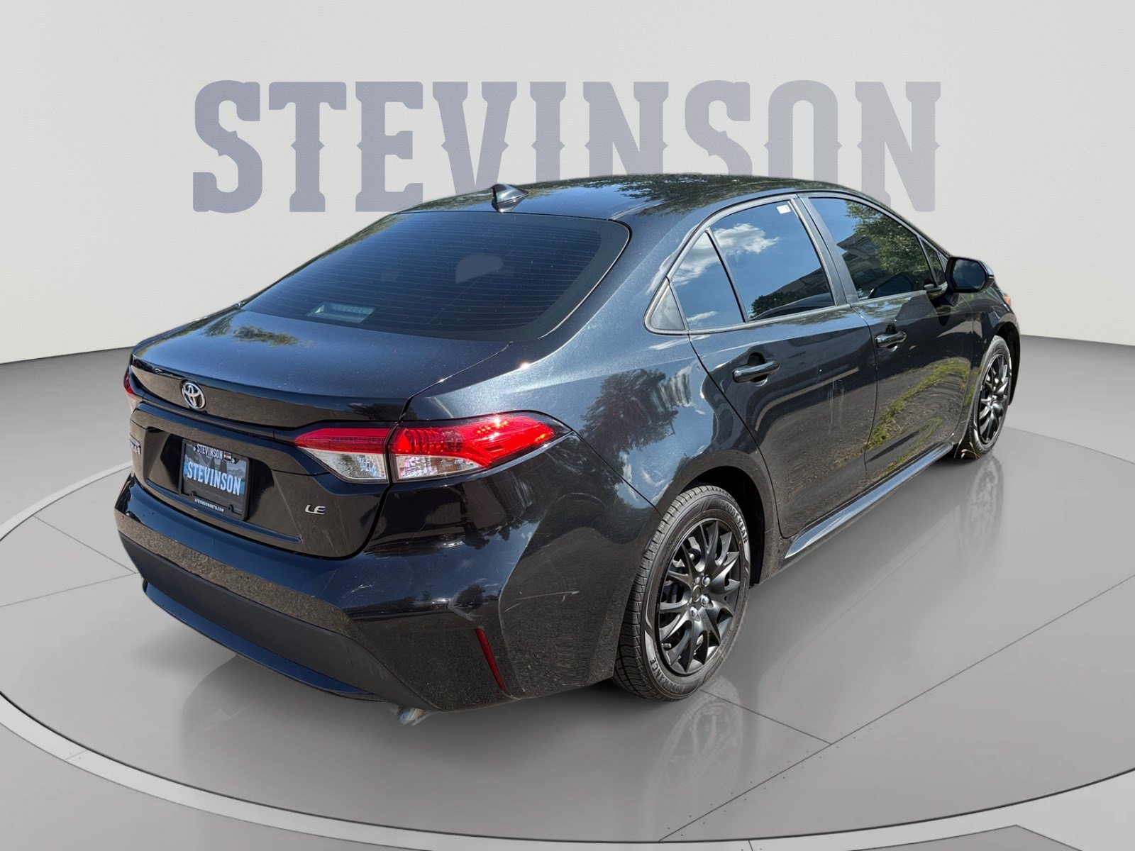 Used 2022 Toyota Corolla LE FWD image 5