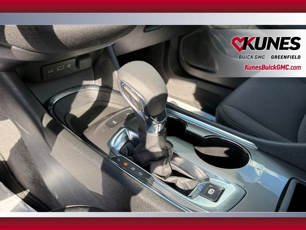 Used 2024 Chevrolet Malibu LT FWD image 13