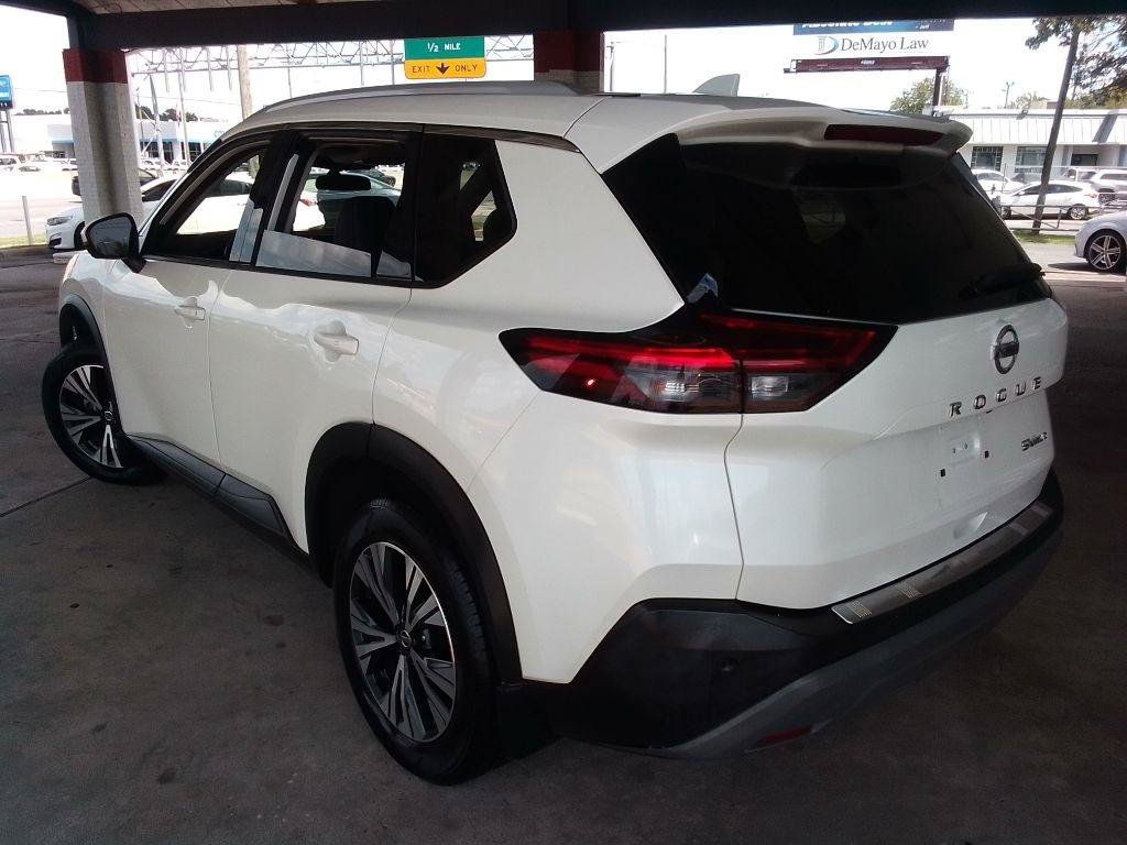 Used 2017 Nissan Rogue SL w/ SL Premium Package AWD/4WD image 4