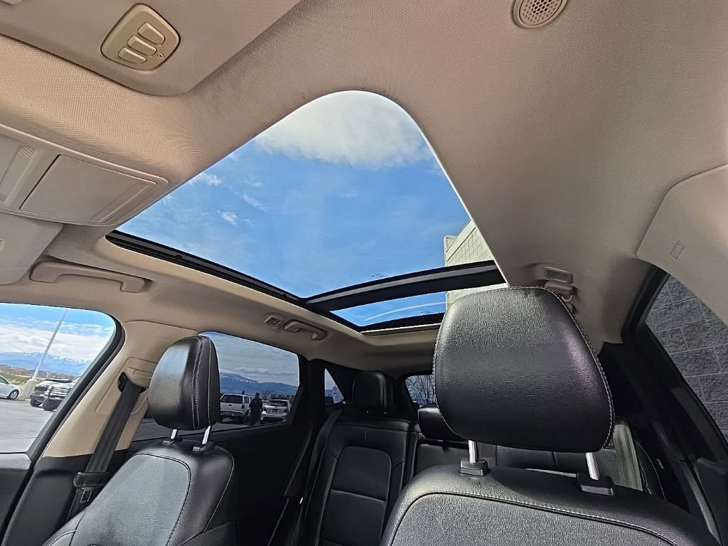 Used 2020 Ford Escape Titanium image 38