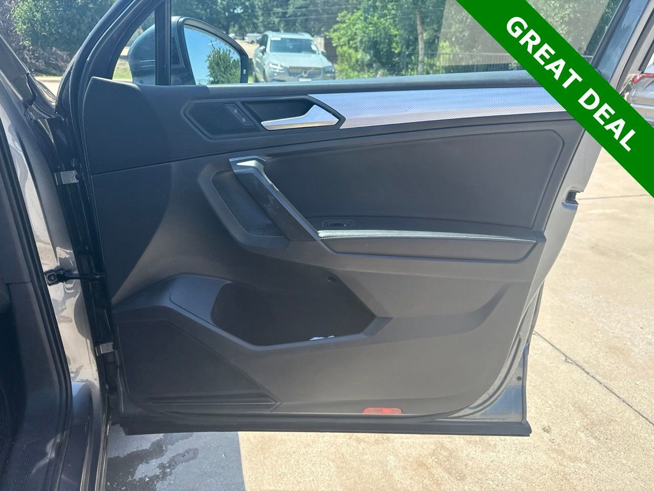 Used 2022 Volkswagen Tiguan S FWD image 9