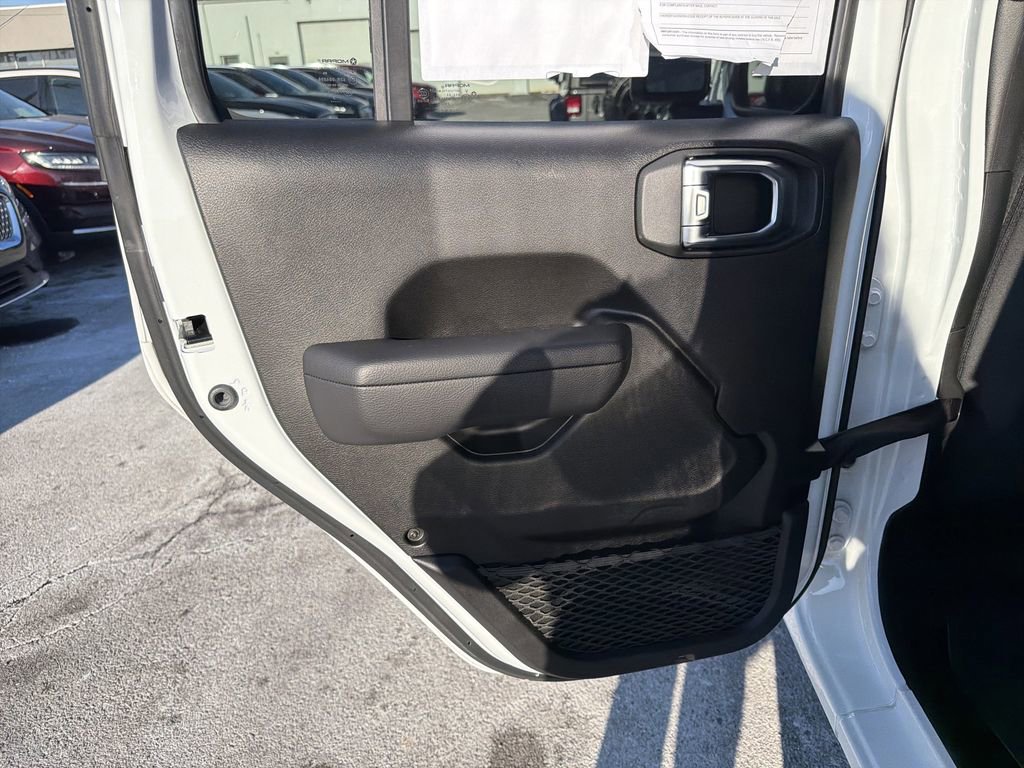Used 2024 Jeep Wrangler Unlimited w/ Convenience Group AWD/4WD image 13
