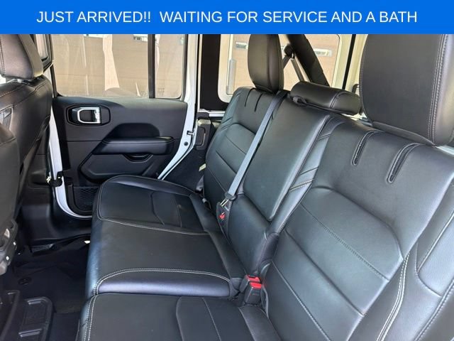 Used 2022 Jeep Wrangler Unlimited Sahara w/ Cold Weather Group AWD/4WD image 14