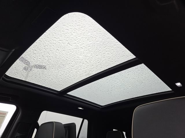 New 2026 GMC Yukon Elevation w/ Elevation Premium Package image 3