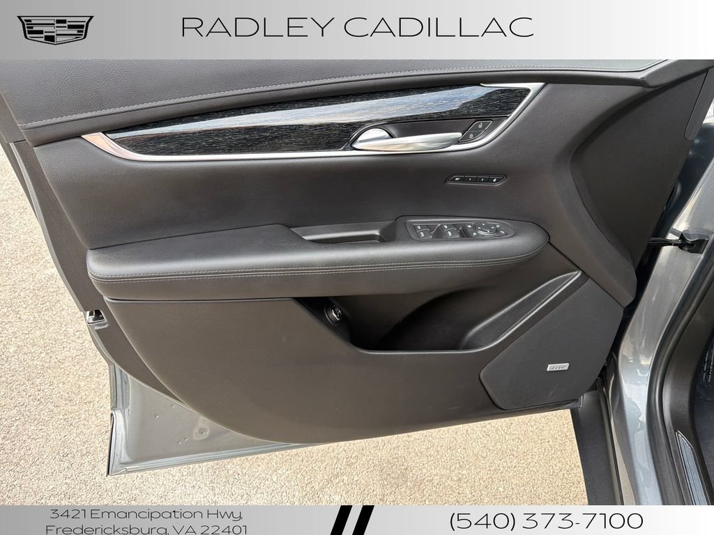 Used 2020 Cadillac XT5 Premium Luxury AWD/4WD image 4
