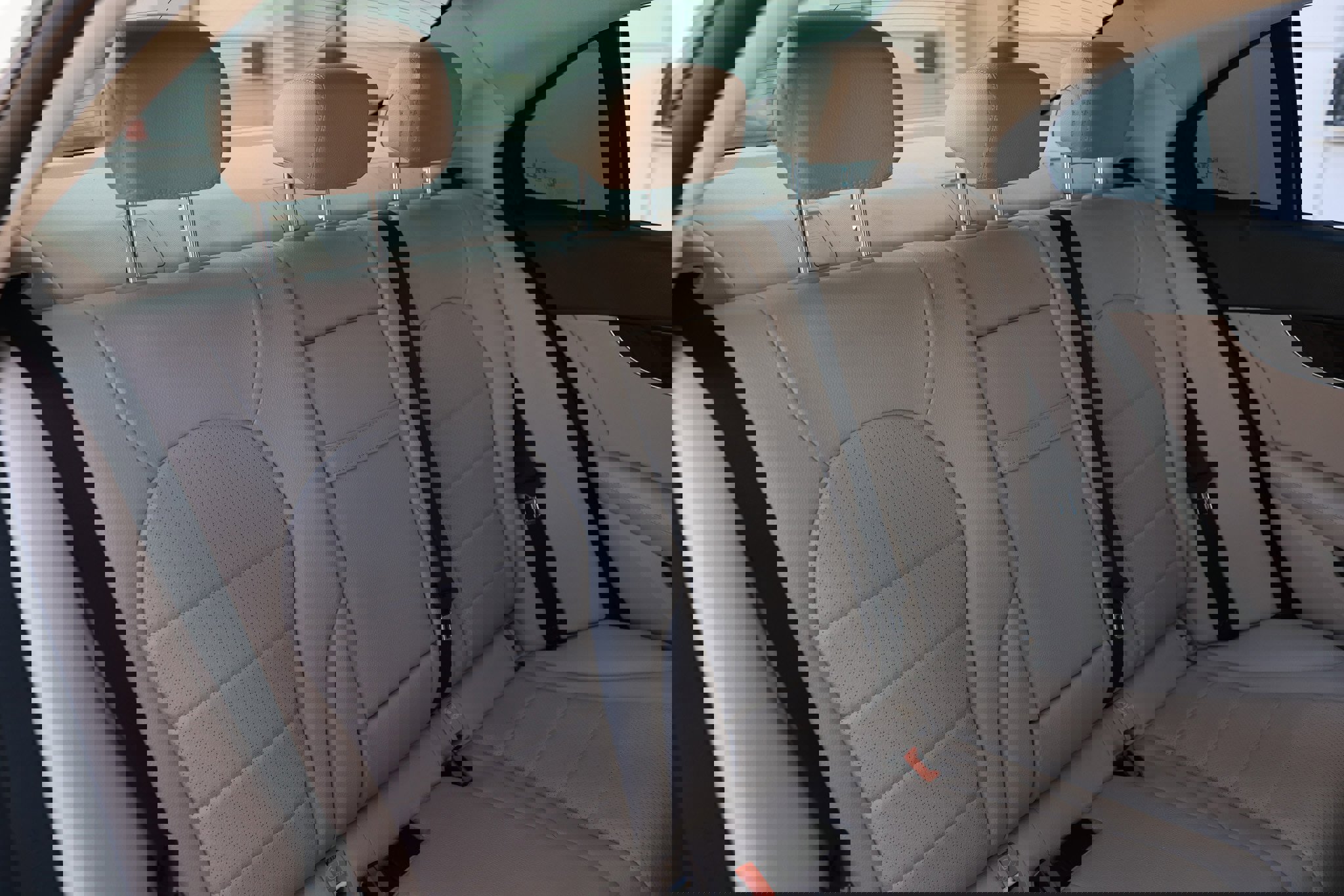 Used 2018 Mercedes-Benz C 300 Sedan w/ Premium Package image 17