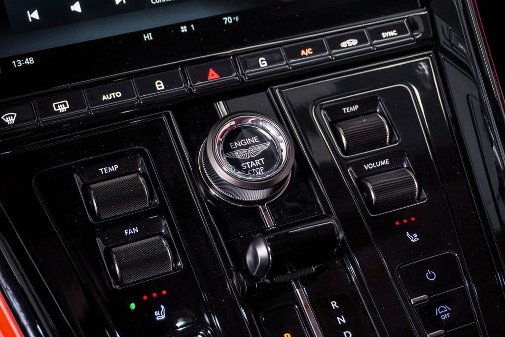 Used 2024 Aston Martin DB12 Coupe image 31